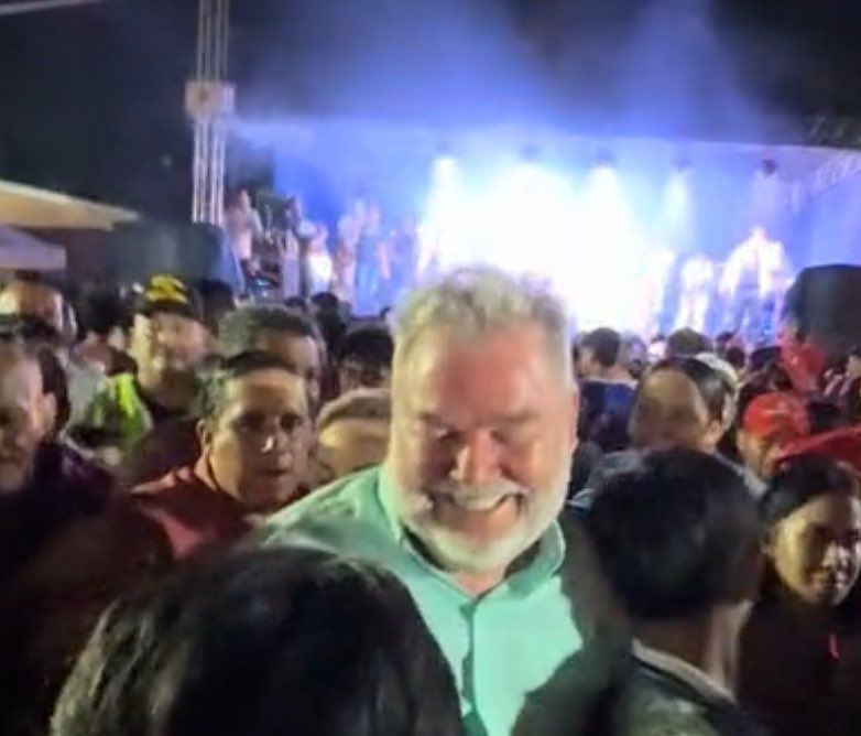 <a href="/2pacpadilla/">TUPAC AMARU </a> <a href="/RobertoContreM/">Roberto Contreras🐤</a> <a href="/MuniDeSPS/">Municipalidad de San Pedro Sula</a> <a href="/MP_Honduras/">Ministerio Público</a> Aquí te gustaba andar con el ! Gozando pero es comprensible , a las mujeres cuando el marido las deja quedan hablando mal de él y se van con otro a que las consuele😅