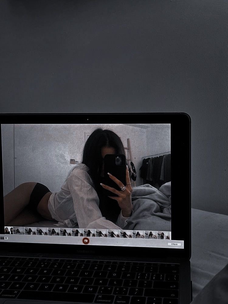 sweetavasugar's tweet photo. Tell me I’m pretty, send me a lil something, and maybe I’ll let you message me back. https://t.co/ihkkBs4zd8