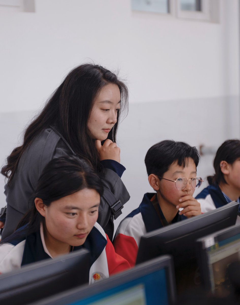 UNICEFChina's tweet image. "I used to think technology was for boys. But after the science camp, I’m more convinced that no profession belongs to one gender. We can thrive in ICT.”
— Ma Lin, 15, from Linxia, at a UNICEF-supported girls’ science camp.
#STEMforGirls #GirlsInICT #GirlGoals