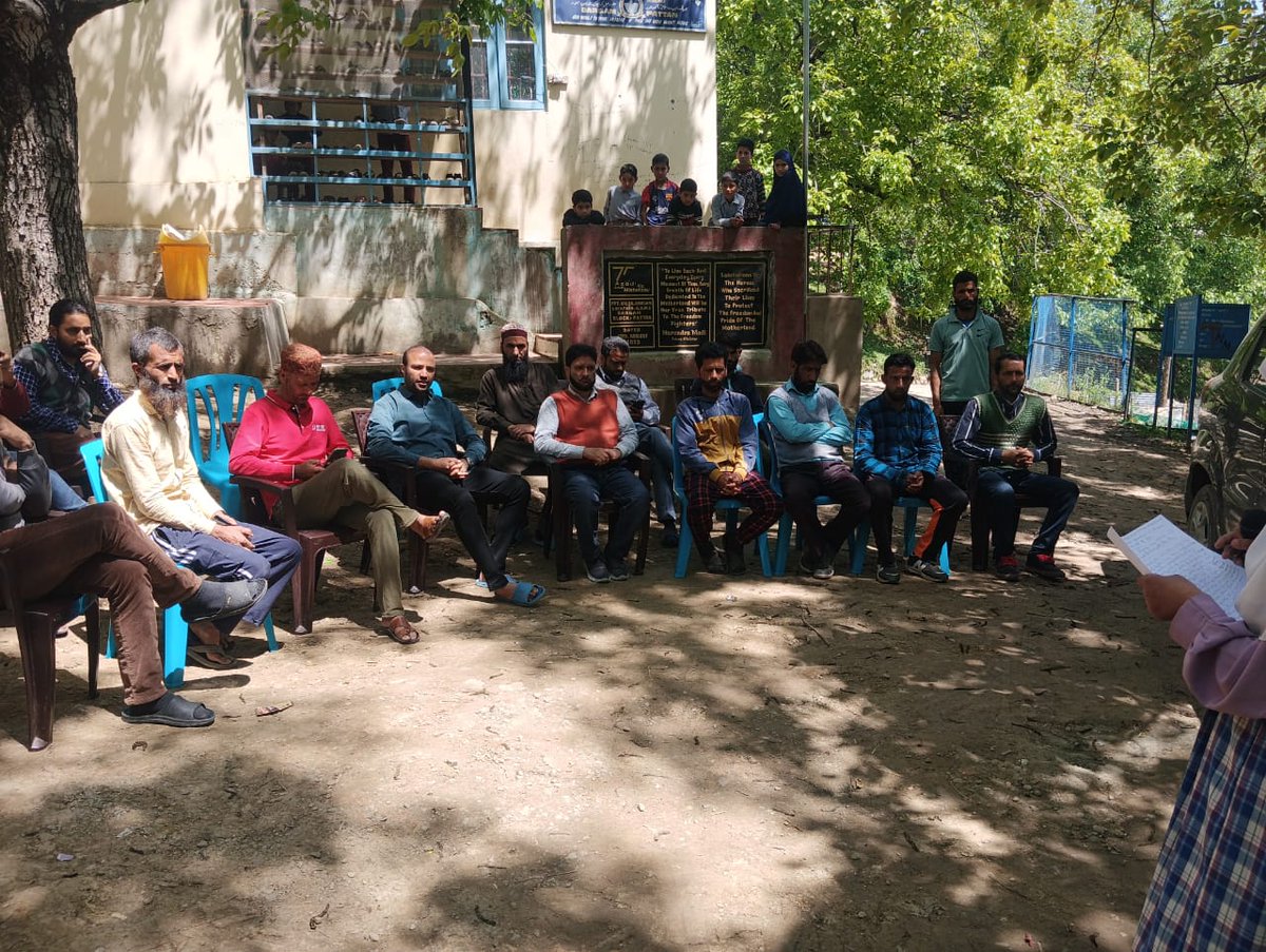 Yesterday the <a href="/BDOPattan/">BDO Pattan- Official</a> official's celebrated the National #PanchayatiRajDay at Middle School Halqa #Dargam for strengthening grassroots democracy.
<a href="/mingasherpa/">Minga Sherpa</a> <a href="/AsadamAijaz/">Aijaz Asad</a> <a href="/iristawheed1/">iristawheed</a> <a href="/mopr_goi/">Ministry of Panchayati Raj, Government of India</a> <a href="/jkrddpr/">Department of Rural Development & Panchayati Raj</a> <a href="/Dargamyouth/">Youth Power Trust Dargam</a>