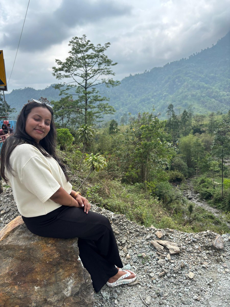 ananyabhus's tweet photo. Digital logic taught me how to think in binaries. Now I apply it daily: Coffee = 1, Sleep = 0.
#ECELife #TechBrain #buildinpublic #GrowTogether https://t.co/gWxmi7gCaQ