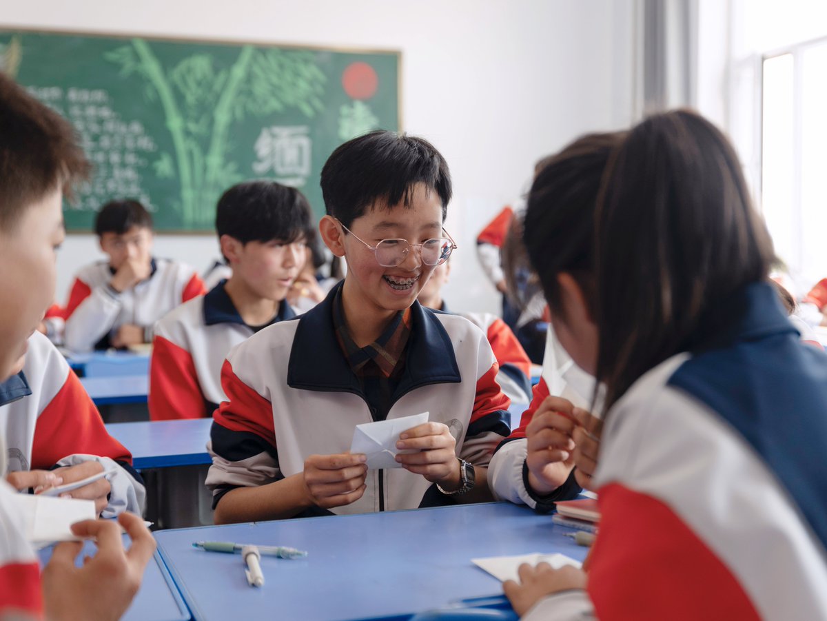 UNICEFChina's tweet image. "I used to think technology was for boys. But after the science camp, I’m more convinced that no profession belongs to one gender. We can thrive in ICT.”
— Ma Lin, 15, from Linxia, at a UNICEF-supported girls’ science camp.
#STEMforGirls #GirlsInICT #GirlGoals