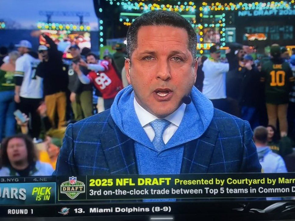 Did the airline lose one of Schefter’s suitcases