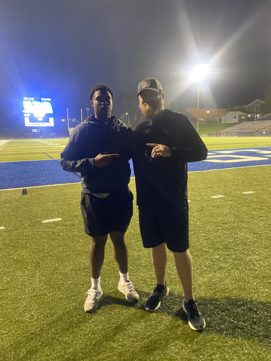 #AGTG After a great conversation with <a href="/coachfleming17/">Coach Fleming</a> I am blessed to receive a offer from Co-Lin!
<a href="/MCJags_Football/">Madison Central Football</a> 
<a href="/CoachT_Rob/">Terrance Robinson</a> 
<a href="/warren_rowan/">Warren Rowan</a> 
<a href="/JuJuSports1/">JuJuSports</a> 
<a href="/InTheTrenches22/">InTheTrenches</a> 
<a href="/MacCorleone74/">Rion (Ree-un) Young</a>