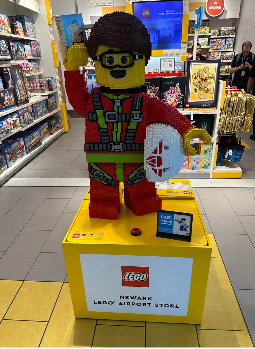 I’m checking out the Newark Airport LEGO store as I’m on my way to Rochester for a <a href="/_BrickUniverse_/">BrickUniverse</a> show this weekend. I’m really looking forward to seeing all the amazing creations RocLug has been working on!!