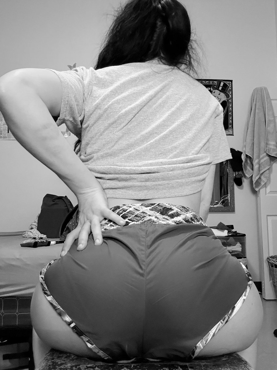 CookiessWr24's tweet photo. From the back 🥹 
#fypシ  #lilbooties #OnlyFantome 

https://t.co/AVHUGxNDgX https://t.co/Lc34Rw2ISK
