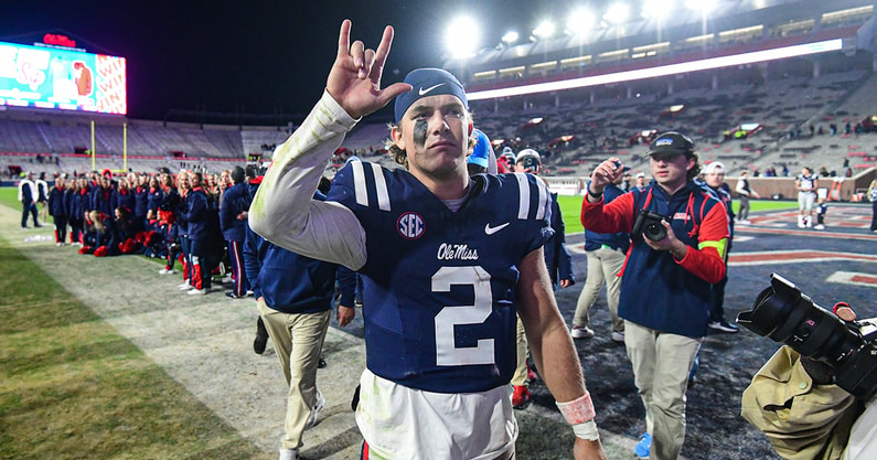 JakeThompsonOE's tweet photo. Jaxson Dart becomes the first Ole Miss quarterback to be drafted in the first round of the NFL Draft since Eli Manning in 2004. Who also went to New York.

Story: https://t.co/NTk4HlmJlP https://t.co/8adDQG1AWp