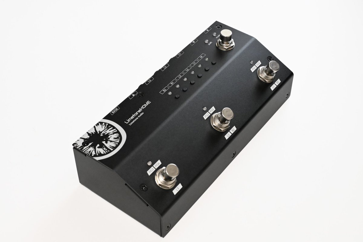 LimetoneAudio's tweet photo. LimetoneAudioからプログラマブルスイッチャー "LimetoneHOME 3LB"が5/7(水)に発売となります。
音質重視設計で、ループに入れたエフェクターのサウンドがほとんど変わらないよう設計。また、STORE操作不要で直感的に設定が可能です。本体3ループ＋LimetoneBASEコントロール可。DC9V駆動。税込47,300円 https://t.co/zsnbJMZEQB