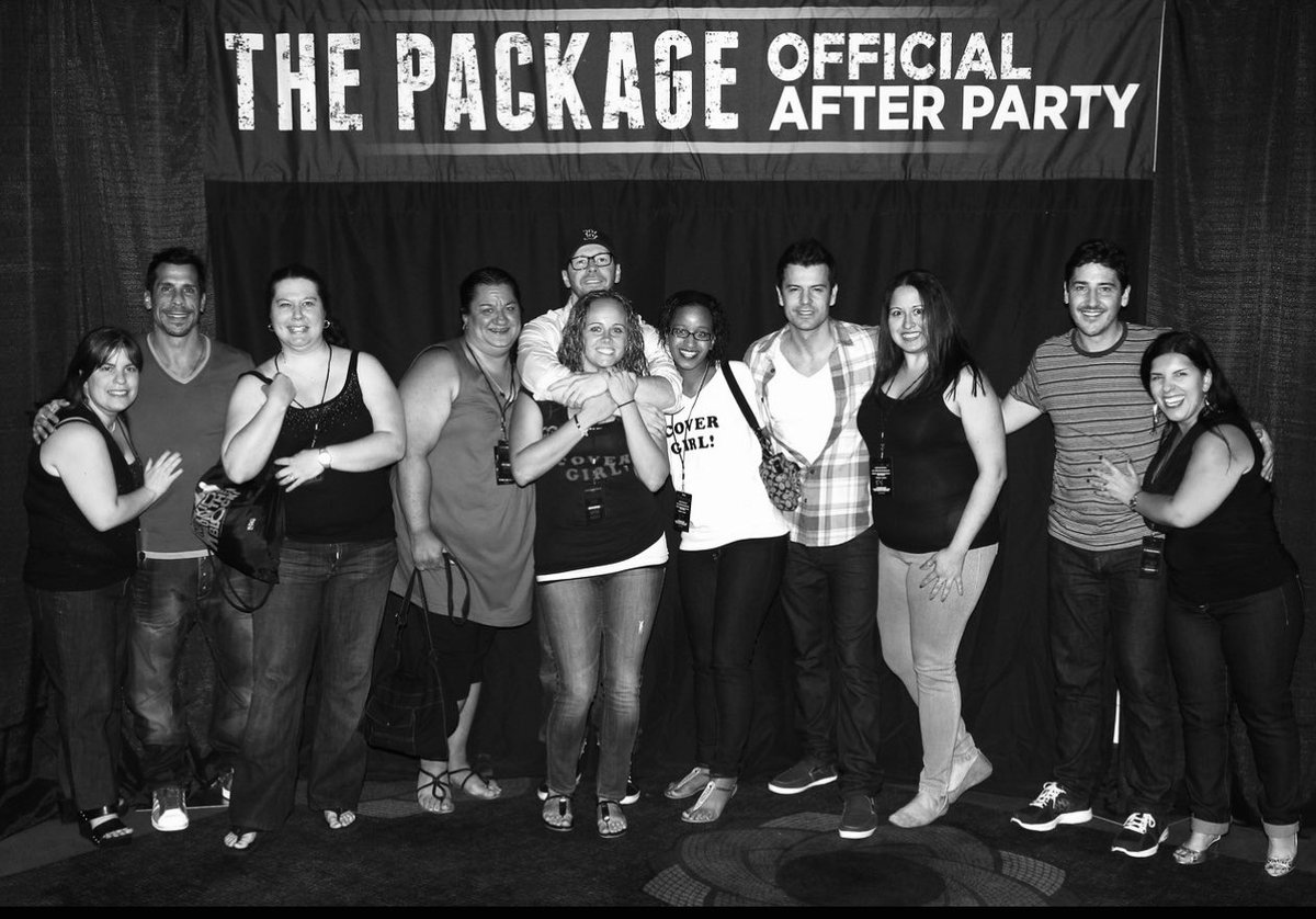 appleblond's tweet image. Wishing everyone a fabulous @NKOTB Day! See you soon in Vegas 😁@DonnieWahlberg @dannywood @joeymcintyre #NKOTBDay