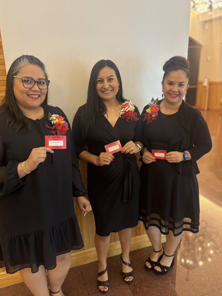 I. Lopez (@lpz_ic) on Twitter photo Congratulations for your 15 years of service! <a href="/LYEvhernandez/">Vanessa Hernandez</a> <a href="/LYE_SCIENCELAB/">Mrs. Valdez</a> & Mrs. Mayra Felix! Congratulations for your 15 years of service! <a href="/LYEvhernandez/">Vanessa Hernandez</a> <a href="/LYE_SCIENCELAB/">Mrs. Valdez</a> & Mrs. Mayra Felix!