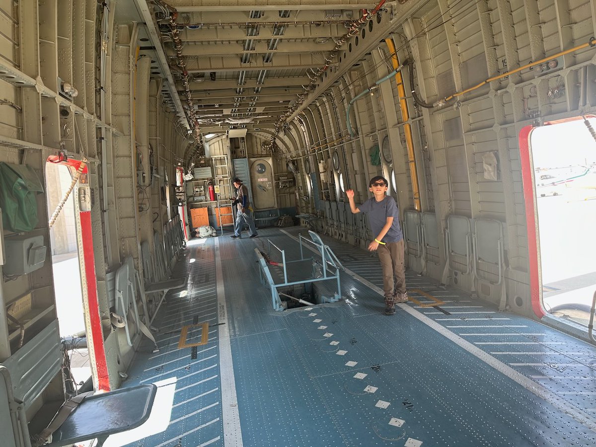 CRSCalixto's tweet photo. Visita al museo militar de aviación previo a #FAMEX. Esta ocación con una nueva integrante de la familia. https://t.co/oxjn4KZHfO