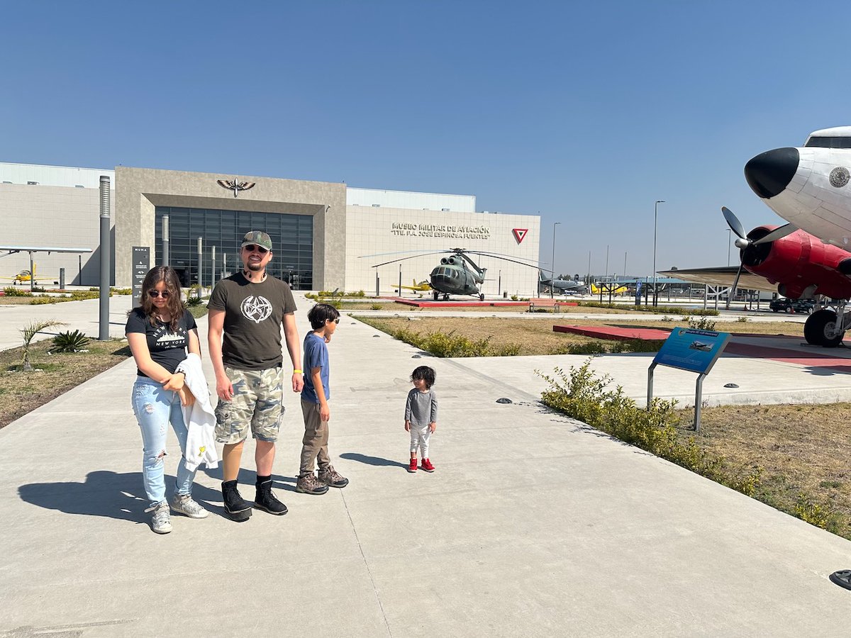 CRSCalixto's tweet photo. Visita al museo militar de aviación previo a #FAMEX. Esta ocación con una nueva integrante de la familia. https://t.co/oxjn4KZHfO