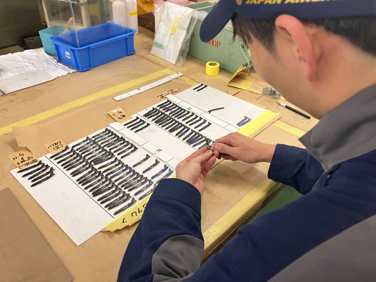 JAL 整備士が作る限定アイテム／ ✨大好評のピンバッジに新機種登場