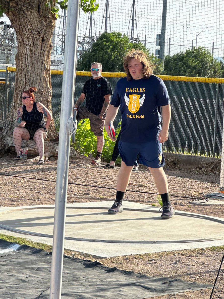 boulder_hs's tweet photo. Focused. Fierce. Fast. Our boys track team brought the heat at the meet—pushing limits and chasing PRs with every stride. Way to represent! #BCHS41 #bchstrack #TrackStrong https://t.co/ndCilwS4By