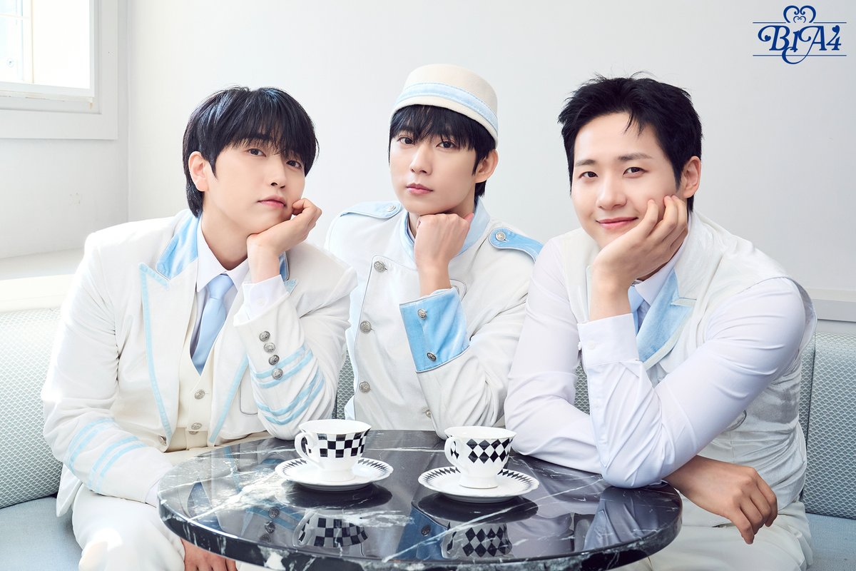 _B1A4OFFICIAL's tweet image. B1A4 OFFICIAL FANCLUB BANA 8TH MEMBERSHIP KIT
𝐖𝐄𝐋𝐂𝐎𝐌𝐄 𝐓𝐎 𝐁𝟏𝐀𝟒 𝐇𝐎𝐓𝐄𝐋🛎
📆 ~ 2025.5.25(SUN) 11:59PM (KST)
#B1A4 #BANA