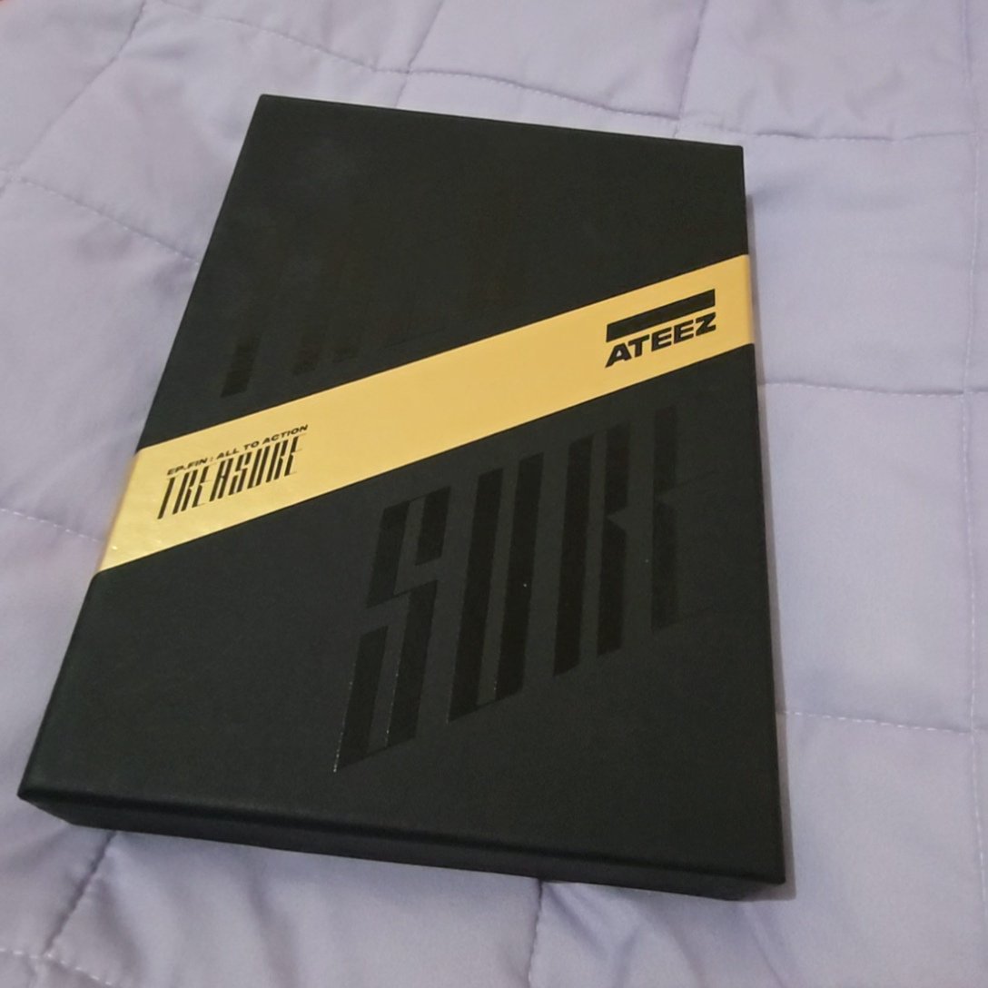 duwiedwi's tweet photo. WTS preloved full set Ateez album - Treasure ep. Fin : All to Action

200k
Free ong : jabodetabek
❌️ oren
Dom : Jkt

Minat : DM dulu ya. 
#ateezalbum #ateeztreasure #ateezasiatourdemand #ateezindonesia https://t.co/V7aQCoRGVM