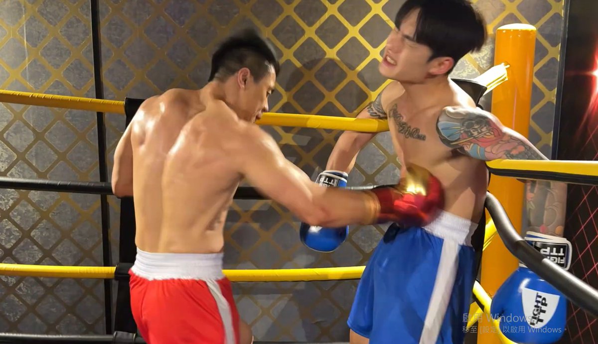 redcornerboxer's tweet photo. I beat up Champion so badly in a boxing ring.
I gave him endless and mercyless punches.
Champion is such a tough guy.
He would rather endure the pain than surrender!

Full video: https://t.co/tz7HjJriKb

我在擂台上痛扁冠軍
讓他體驗永無休止的暴虐鐵拳
但冠軍真的是硬漢
他寧願承受痛苦
也絕不投降！