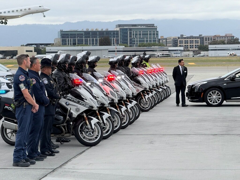 SJPD_AC_Shab's tweet image. Proud of our Special Operations officers who showed up today to escort an American hero home—WWII veteran, lost overseas but never forgotten. The Greatest Generation lives on through your legacy. Thank you for your sacrifice. #Honor #WWIIHero #NeverForgotten