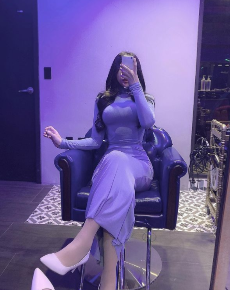 어린 남자 고추를 물고 있으면 진짜 행복해요! 
진하게 뿜어내는 그 밤꽃향기...
 입안 가득 그놈의 밤꽃향으로...  
여운이 가시질 않네요~  
남자껀 꼭 입으로 해줘야 그맛이 제대로 나와염 ^^ 
 #평택 #유부녀 #오프 #일탈