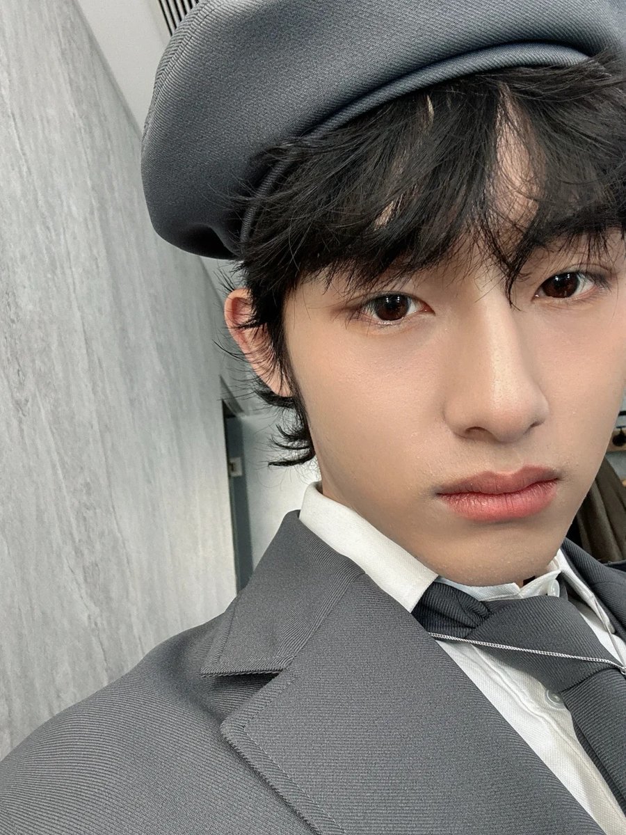 wwfolder's tweet photo. 250425 #WINWIN 🖤✨ https://t.co/jZ3RWUbXTM