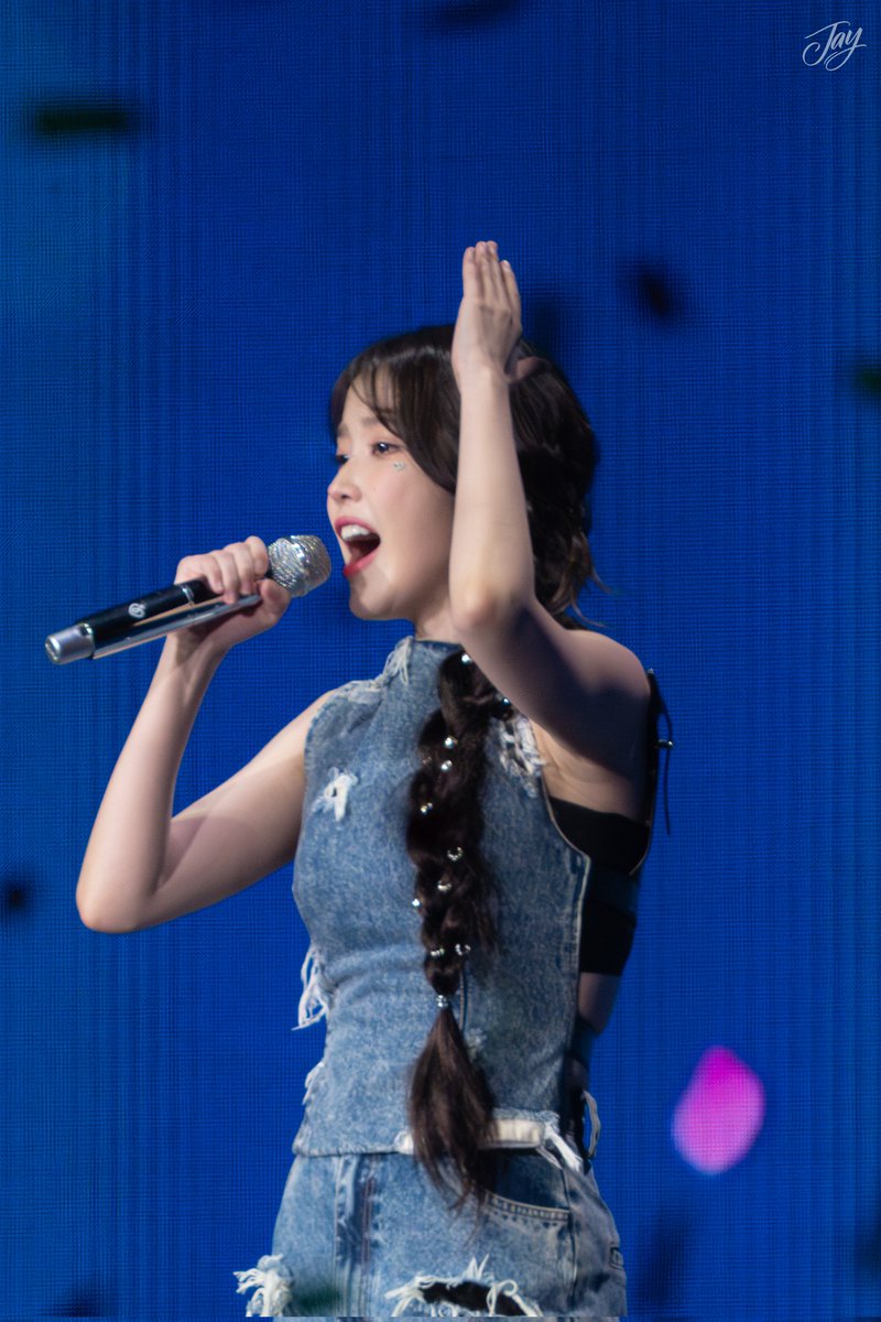 UAENAGRAPHY's tweet image. HEREH World Tour Concert in Oakland

Oakland Arena 

#아이유 #아이유월드투어 #IU #아이유콘서트IU