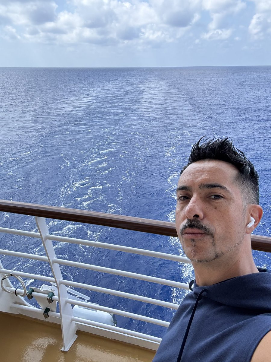 Pichardo (@alfonsopichardo) on Twitter photo El mar y su hipnótico encanto 🙏🏻 El mar y su hipnótico encanto 🙏🏻
