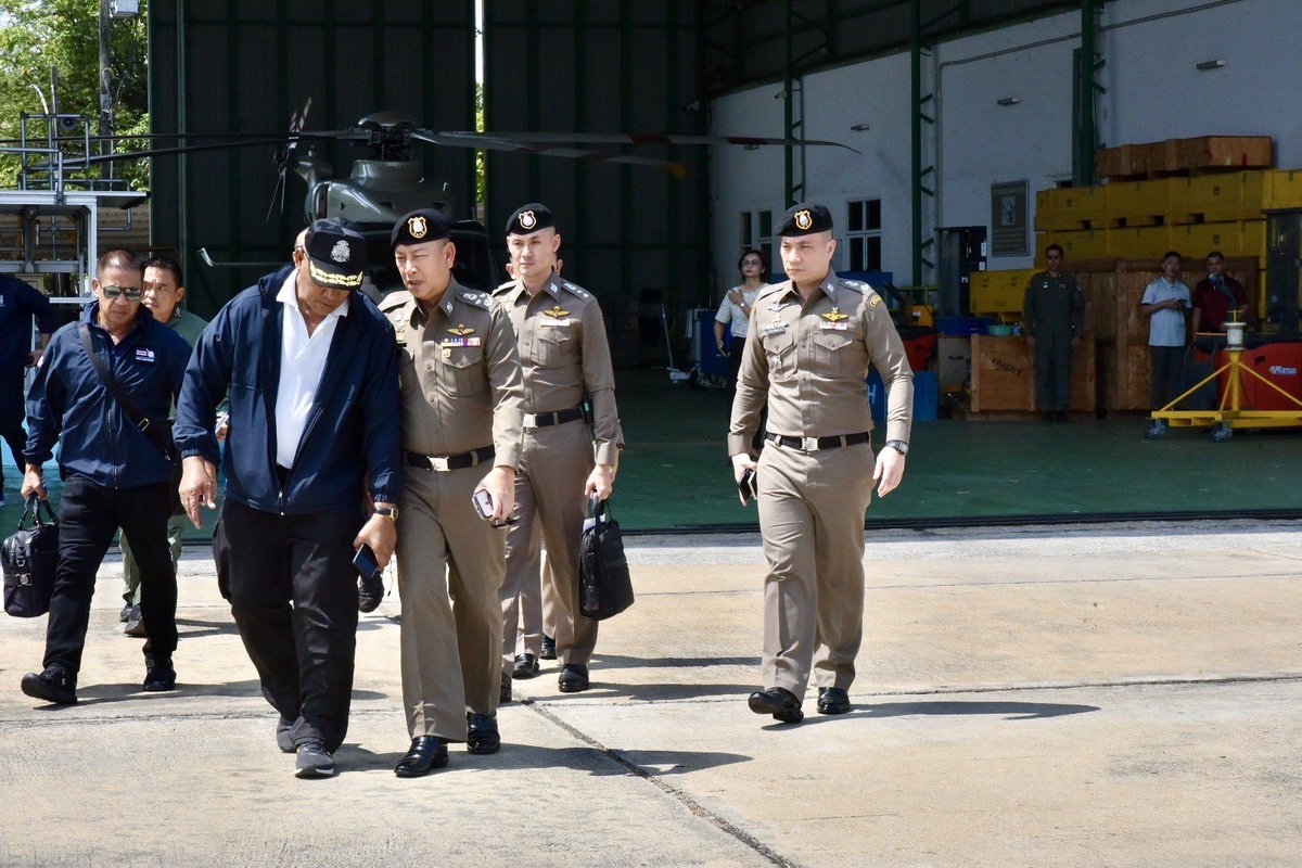 อัปเดต! พล.ต.อ.กิตติ์รัฐ พันธุ์เพ็ชร์ ผบ.ตร.บินด่วน อ.ชะอำ จว.เพชรบุรี ติดตามกำกับการปฏิบัติเหตุเครื่องบินเล็ก #กองบินตำรวจ ประสบอุบัติเหตุ ปลุกขวัญ ให้กำลังใจผู้เกี่ยวข้อง ( 10.10 น. 25 เม.ย.68 )

#เครื่องบินตก #สำนักงานตำรวจแห่งชาติ