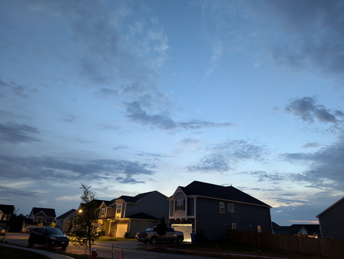 今日の朝と夜の雲　気付くと空の写真ばかり撮る習性

#Sky #Morning #evening #Cloud #空　#雲