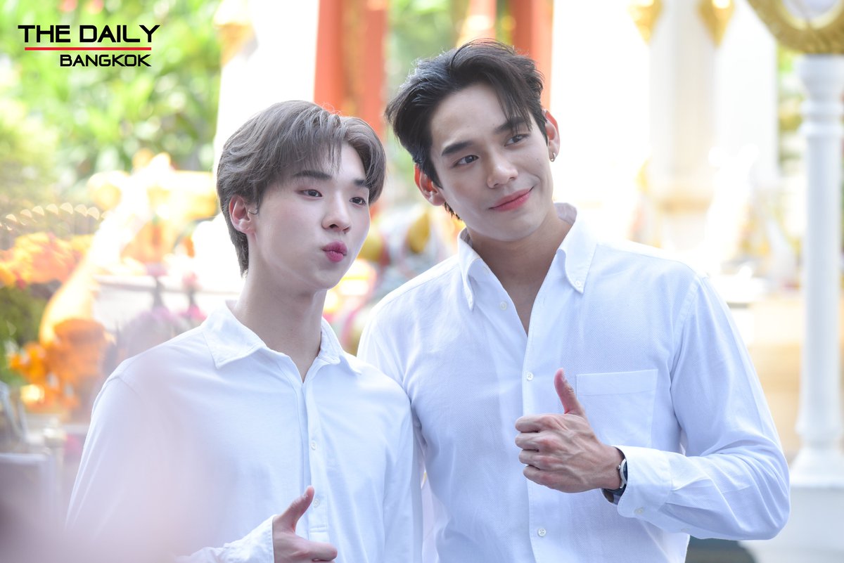 thedailybkk's tweet photo. " เงิน-โอ๊ต " ร่วมพิธีบวงสรวงซีรีส์ " Fourever You เพราะรักนำทาง Part 2 "

FOR YOU FOREVER
#WorshipFoureverYou2
#FoureverYouProjectPart2
#ngernnn #oattrttt 
#NgernOat #เงินโอ๊ต https://t.co/3Kj3Gn5jL8