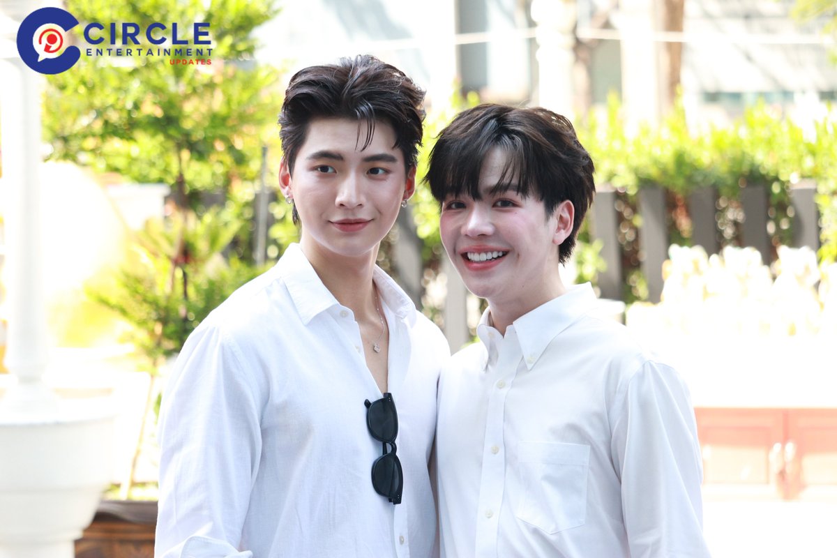 "ปอนด์-เอิร์ธ" ในงานบวงสรวงซีรีส์ FOUREVER YOU เพราะรักนำทาง Part 2

FOR YOU FOREVER
#pondponlawit​ #cooheart
#PondEarth #น้องเตอร์หมอฮิลล์ 
#WorshipFoureverYou2
#FoureverYouProjectPart2
#เพราะรักนำทาง