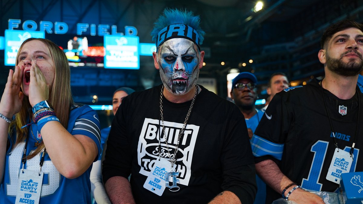 .<a href="/fordfield/">Ford Field</a> Draft party as the pick came in👏👏👏