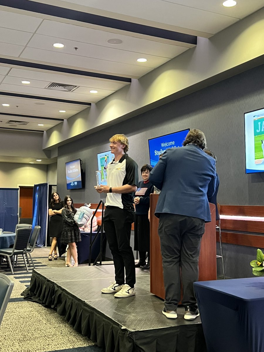 Aaron Cook tweet media