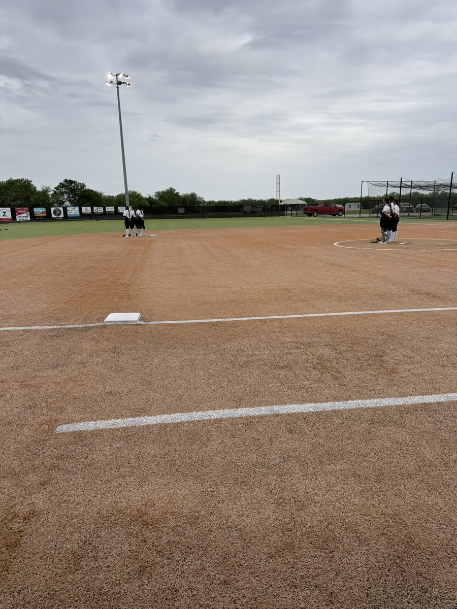 phsmavsoftball's tweet photo. Tough loss today but proud of my girls for fighting to the end. Shout out to K9 for hitting home run #36  Back tomorrow for game 2 at 7:00. 💚🤍🤘🥎

#RefusetoSink https://t.co/gWUlywIlMt