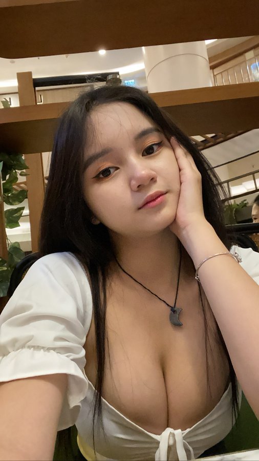 flexibelles's tweet photo. waiting for you 🍈🍈 

#sexyasiangirl https://t.co/XphLXdJo8F