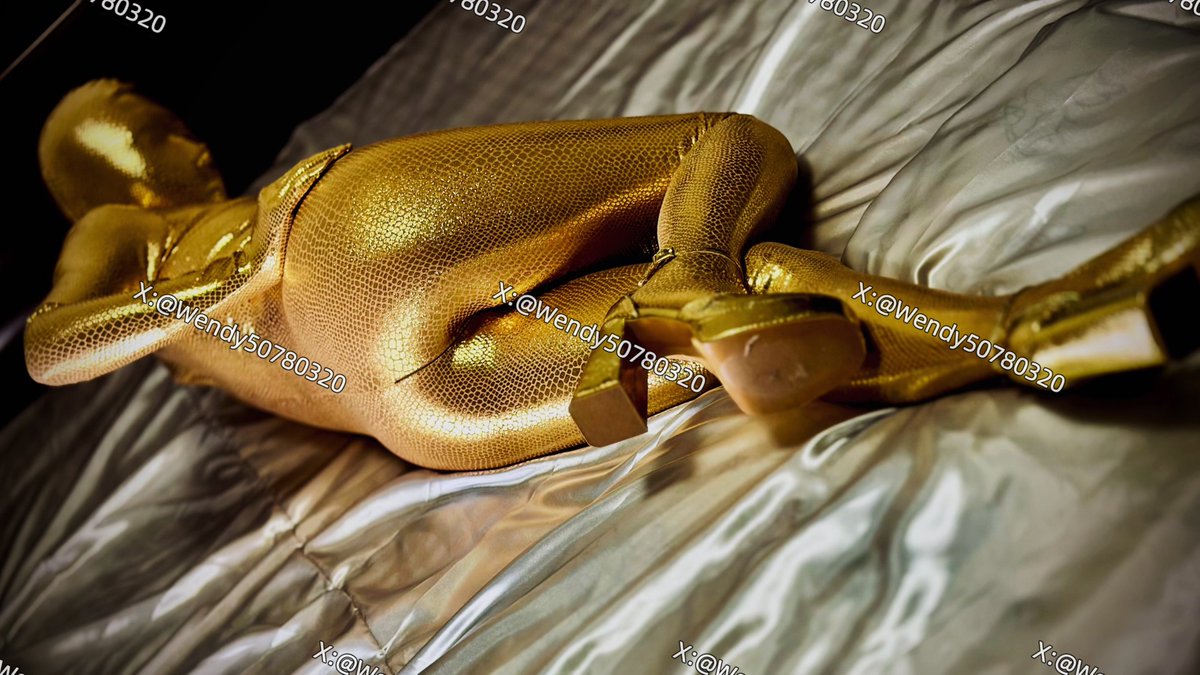 Snake form, transform!

#zentai #zentaisuit #zentaifetish
＃ゼンタイ #zentaicouple #zentaigirl
#catsuit #bodysuit #spandex #shinyleggings
#exclusive #shiny #shinyclothing #sexy #slippery #zentaidreamer