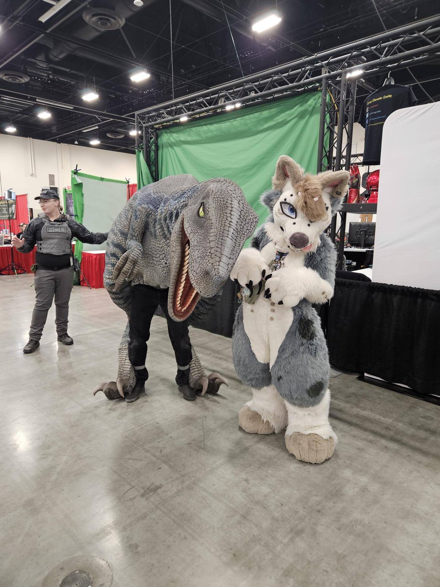 A reminder for those at #CalgaryExpo2025: Furries are friends, not food.

#FEH2025 #furryconvention #furryfam