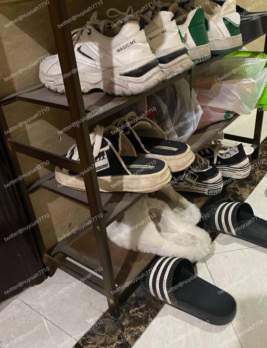 nuyoah10010's tweet photo. https://t.co/WpAwuDI500白袜穿变色了猛吸味道贼爽香臭香臭的直接秒硬！毛拖脚掌味道酸臭的超级爽肯定是光脚穿的！看着她照片视频边闻边玩太爽了！#扫楼 #打胶 #扫楼打胶 #恋足 #原味 https://t.co/sxO7CYUeou