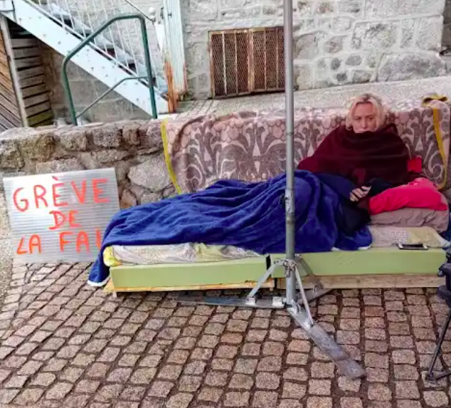 OuvronsLes's tweet photo. Que dire...... Certainement pas merci à l'ASE et à cette "justice" Sandrine de tout coeur avec toi... https://t.co/TB3pWfqiSS