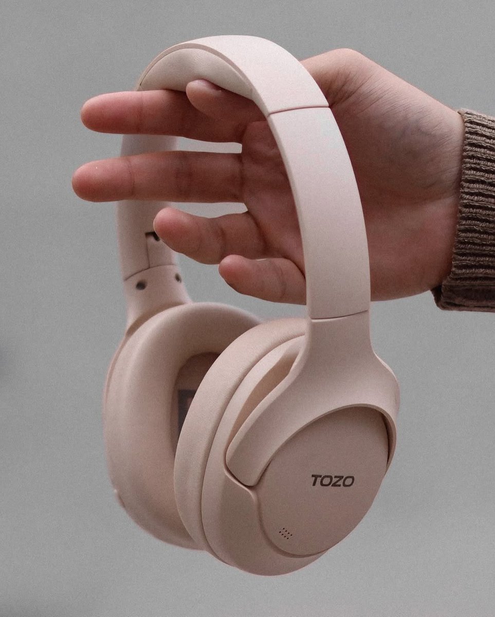 TOZO_OFFICIAL's tweet image. 🎧 Tune In with TOZO! 

Check out our sleek and stylish headphones that elevate your listening experience. Whether you’re on the go or relaxing at home, our audio quality is unmatched.

#TOZO #HT2 #headphone #fashionlife #AudioExperience #MusicLovers