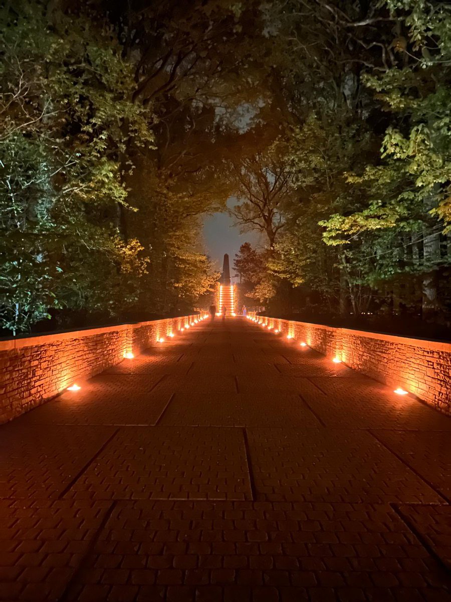 NZ in Belgium (@nzinbelgium) on Twitter photo Honoured to commemorate #AnzacDay 🇳🇿🇦🇺 with <a href="/AustraliaEU/">Australian Embassy, Brussels</a> & 🇧🇪 community friends at the Dawn Ceremony at Buttes New British Cemetery, Polygon Wood 🌹 #LestWeForget Honoured to commemorate #AnzacDay 🇳🇿🇦🇺 with <a href="/AustraliaEU/">Australian Embassy, Brussels</a> & 🇧🇪 community friends at the Dawn Ceremony at Buttes New British Cemetery, Polygon Wood 🌹 #LestWeForget