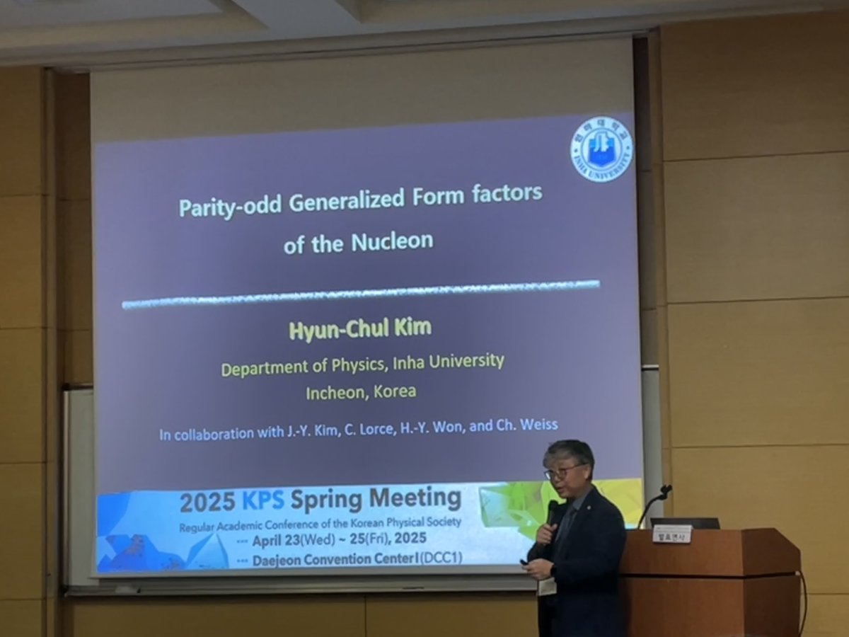 rothkopfAK's tweet photo. Exciting to see the #hadron #theory community in South Korea actively contributing to the resolution of the nucleon spin problem by exploring higher twist form factors that encode spin-orbit correlations. Latest results from Hyunchul Kim (@inha_univ) at #KPSSpring25. https://t.co/IcOXZOJYOY