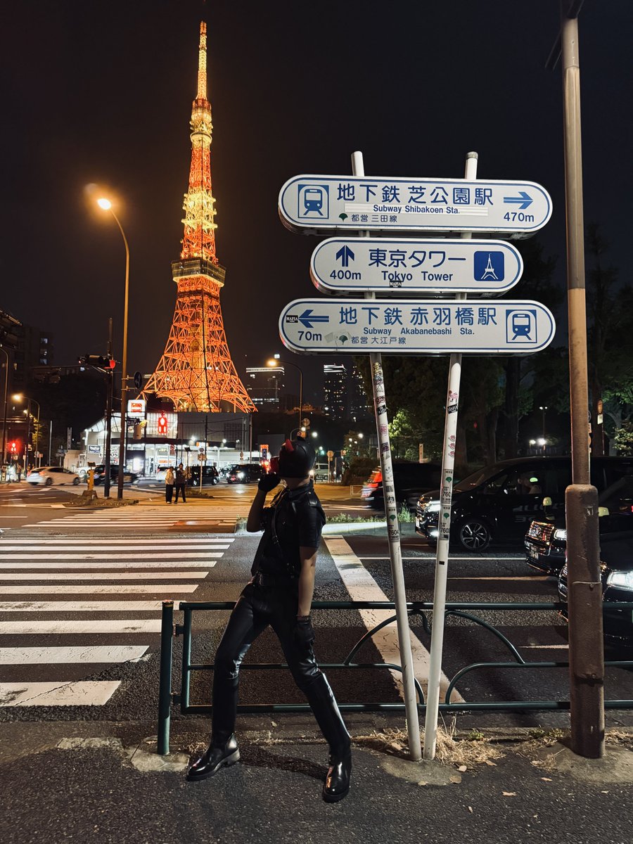 東京好大好複雜
地鐵好亂好難懂

我只是一隻小狗狗，何苦這樣為難狗！
左轉右轉直走叭古，
小狗狗已迷路，
請好心人士帶我回家，
會打掃煮飯偶爾塞個奶！
讓你的生活充滿歡聲(Obscene)笑語(language)😆

📷<a href="/rubberbootslove/">Hunt Rbr</a> 

#東京で迷子になった犬
#拯救浪浪
#領養代替購買汪