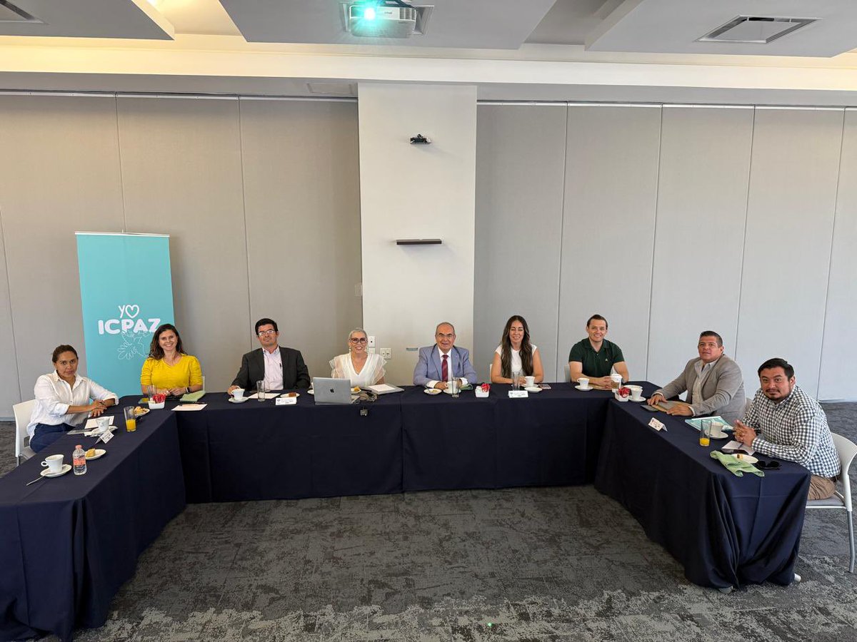 GeraAlonso's tweet photo. Hoy @WeraReynoso presentó a los socios fundadores el resultado de años de trabajo: el ICPAZ, evolución del proyecto Embajadas de Paz.

Una apuesta real por la Paz Positiva, desde lo cotidiano, con impacto en escuelas, familias, empresas y comunidades. https://t.co/80flfL4lhA