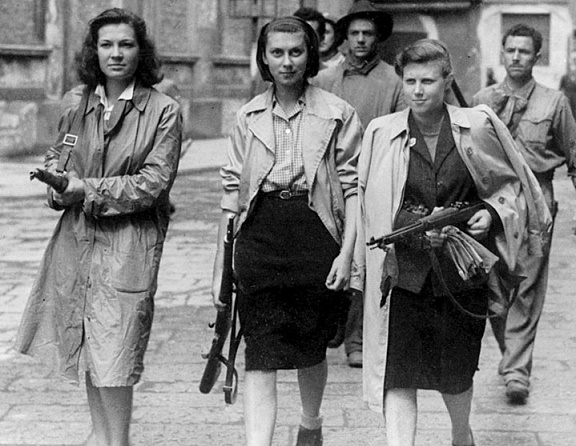 michelegiorgio2's tweet photo. 25 aprile, 80 anni. Liberiamoci come allora. https://t.co/CDemZhozdQ