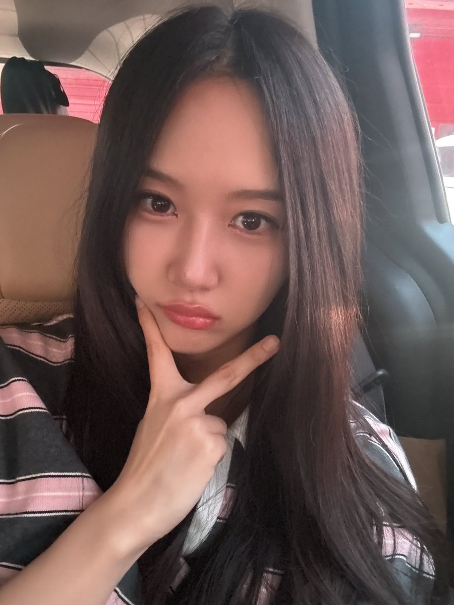 seoritrads's tweet photo. [💬] #백서리

“((I’m filming right now))”
“I want to finish filming quickly and see [y/n]” https://t.co/IARiwpghRQ