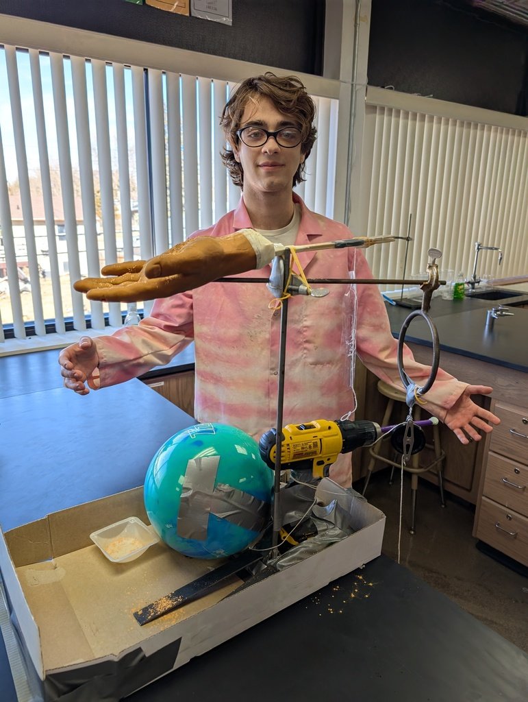 HUGE shoutout to Nebraska's Governor for proclaiming today Nebraska Science Day! 🎉🔬 Our OHS students bring science to life every day with their amazing experiments, discoveries, and passion! Check out some of the awesome science in action!  #CultureOfConfidence