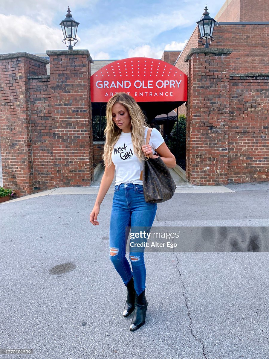 olivia tweet media