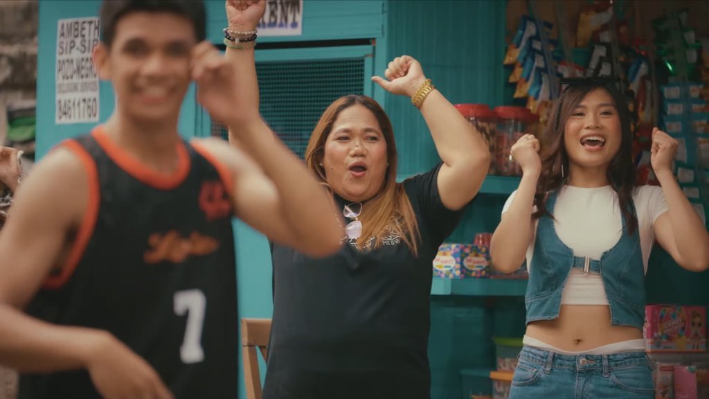 kithkentell's tweet photo. SB19 to their moms : ma, sama kayo sa MV namin makichismis lang kayo doon at mag zumba tapos cheer cheer lang. 

Sb19 moms : sige nak 

WHAHHAHAHAHAHAHAHAHAHAHAHA 😭😭😭

DUNGKA MUSIC VIDEO 
TIME MUSIC VIDEO  
SB19 SAW EP RELEASE
@SB19Official
#SB19 #SB19SaW #SimulaAtWakasOutNow https://t.co/Qyjln42bEH