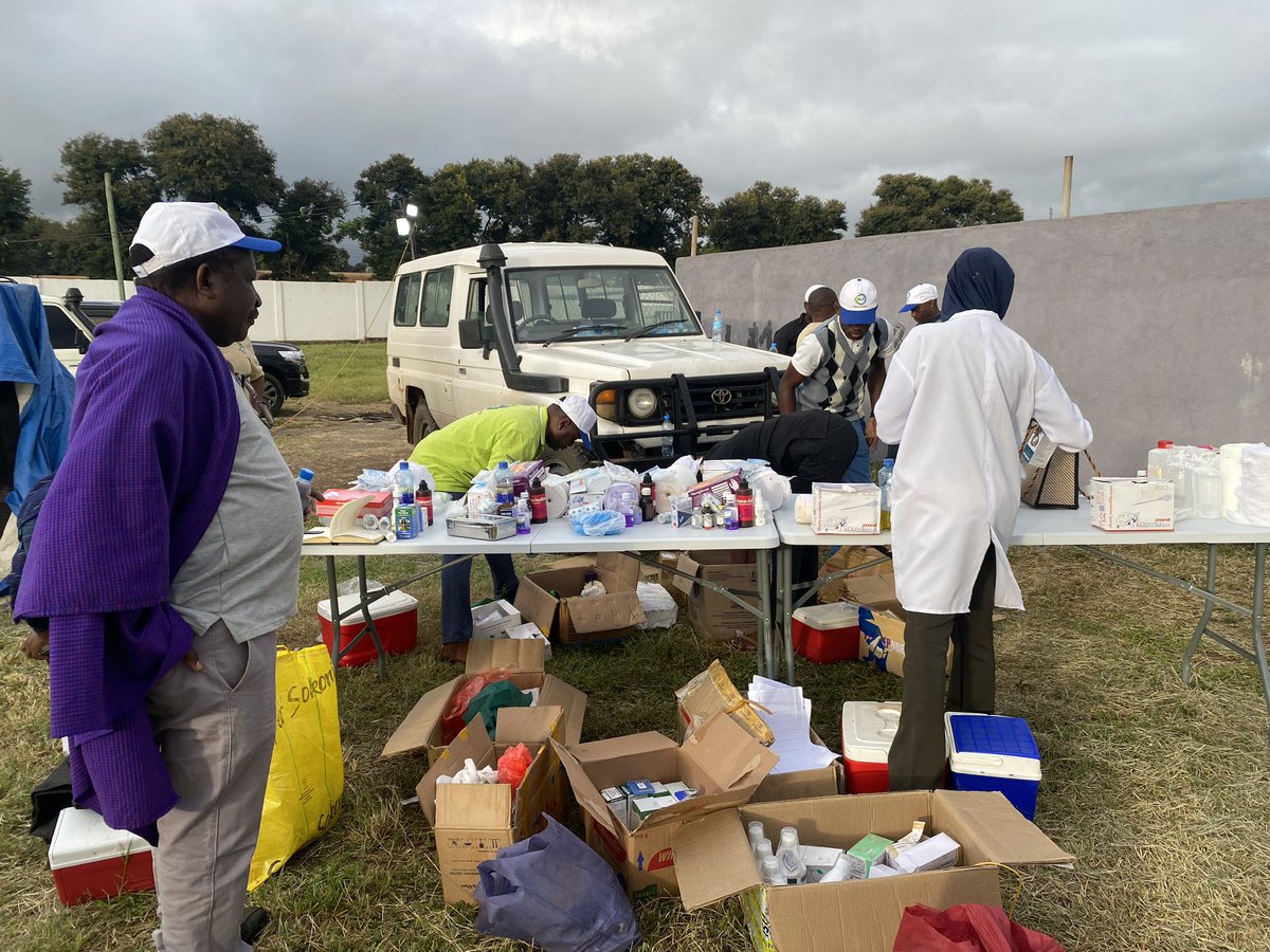 Happening now in Babati town, veterinarians in Tanzania preparing for the 2nd day of veterinary community services in Manyara region as part of WVD 2025 celebrations in Tanzania, Kazi iendelee!!@SokoineU <a href="/mifugonauvuvi/">wizarayamifugonauvuvi</a> <a href="/WorldVetAssoc/">World Veterinary Association</a> <a href="/CommonwealthVet/">Commonwealth Vet</a>