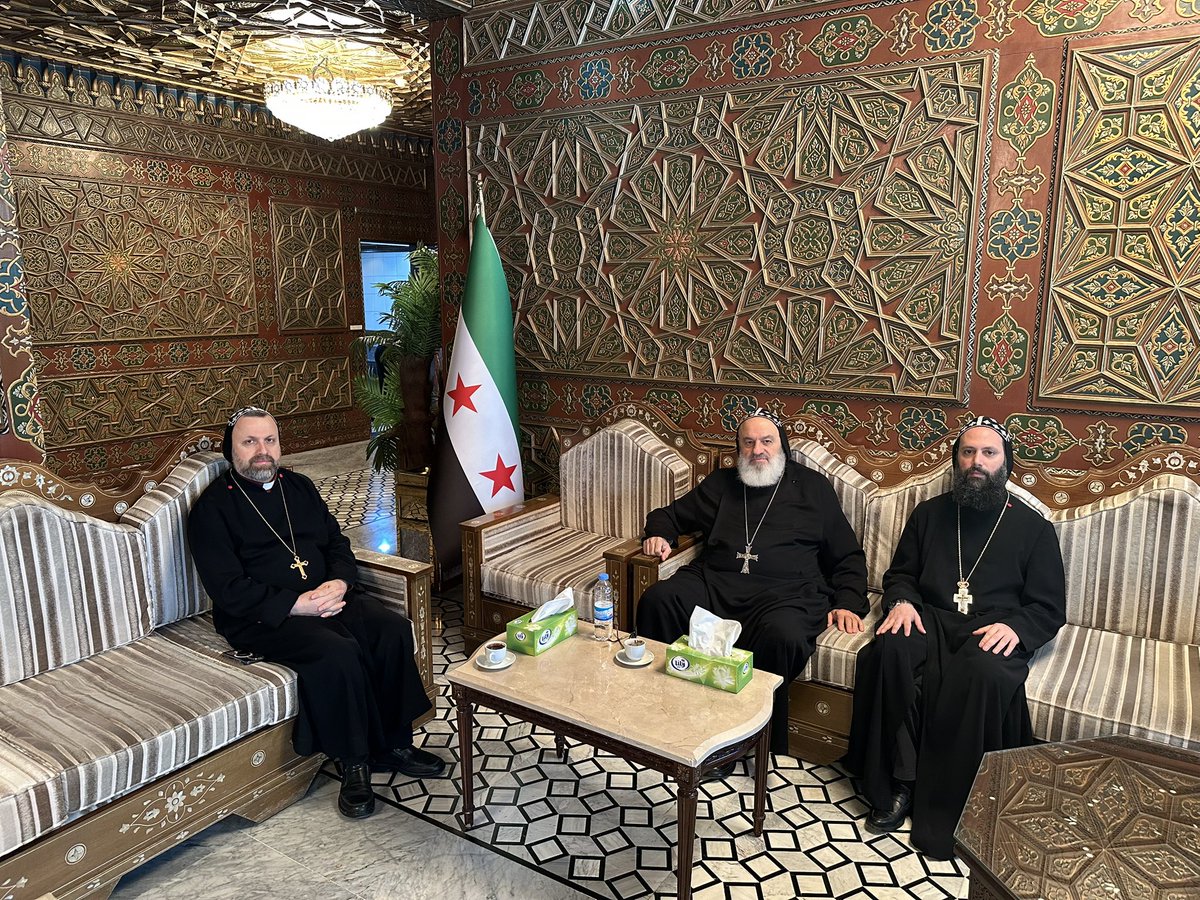 MorAphremII's tweet image. Damascus Airport - leaving to Rome for the funeral of Pope Francis. May He rest in peace. 

@Pontifex_es 
#SyriacOrthodoxChurch